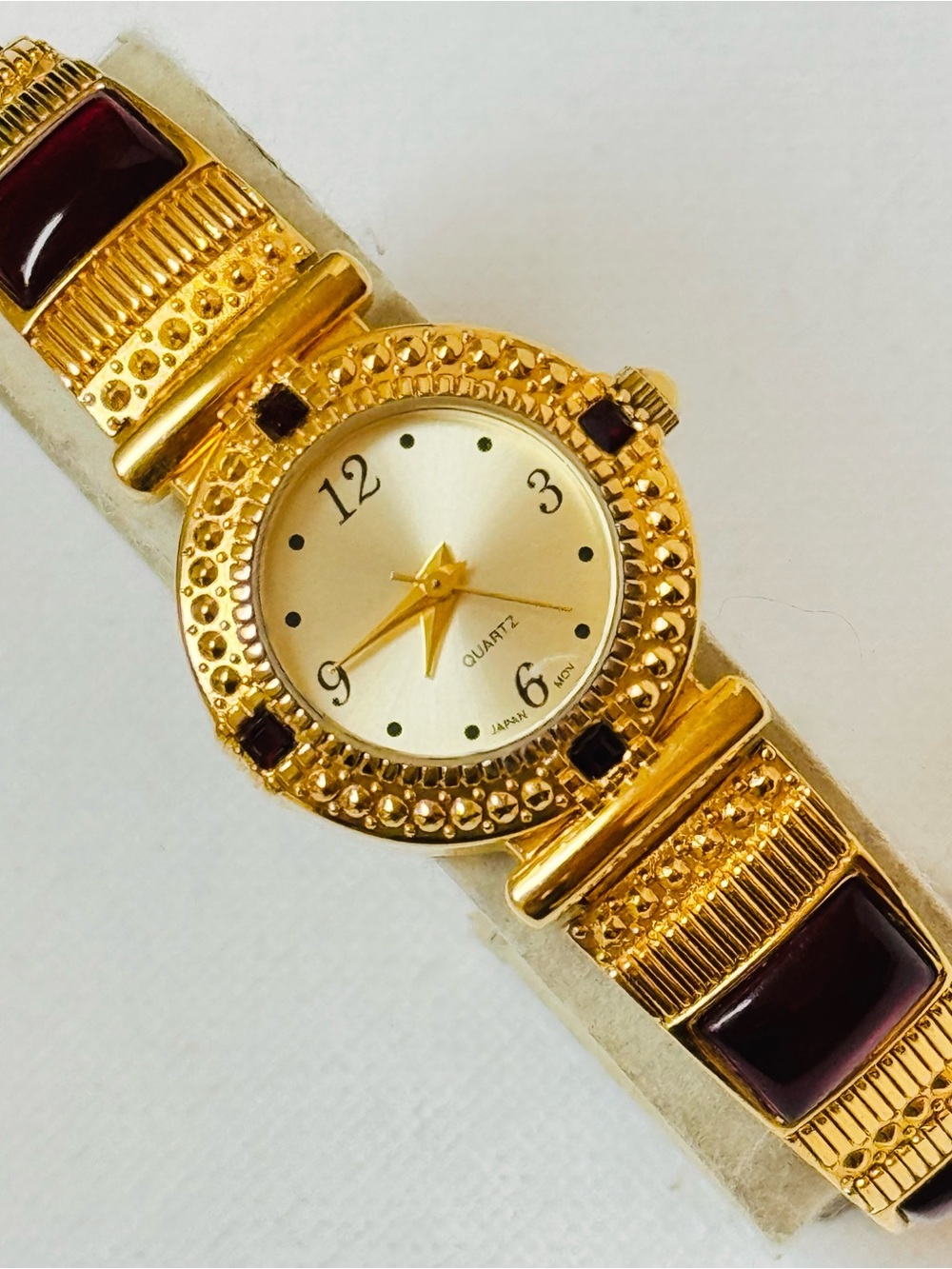 Vintage Avon Red Gem Women's Dress Watch 6.75" MAX Gold Stretch Band F95169-1/AG
